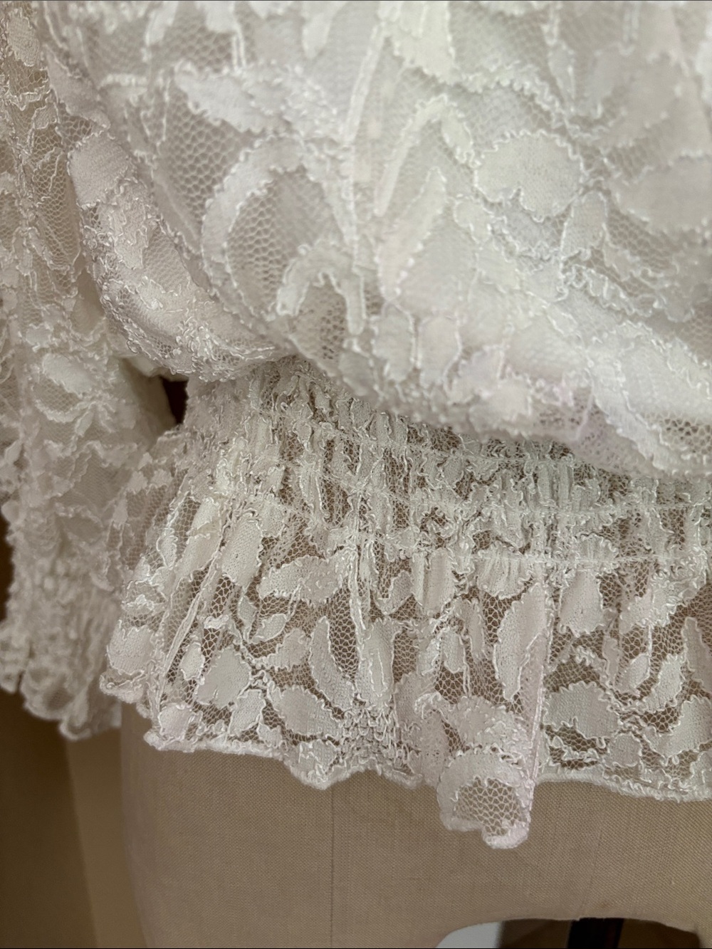 Venus Lace Lined Top - Picture 4 of 6
